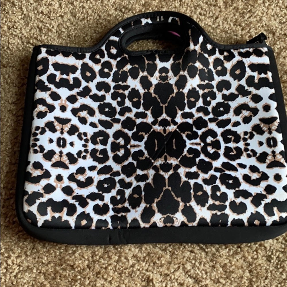 Laptop case leopard print and pink 🌸🛍